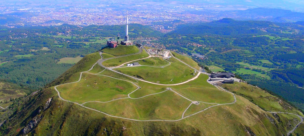 Passer ses vacances en Auvergne et visiter le Puy-de-Dôme