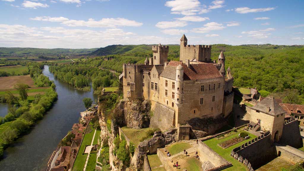 Admirez les merveilleux châteaux de Dordogne !